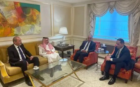 اجتماع هام في نيويورك: وزير الخارجية والهجرة يلتقي بنظرائه من قطر والأردن والسعودية لتعزيز التعاون العربي