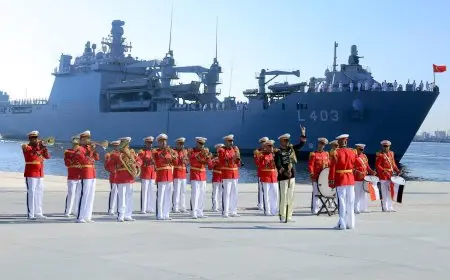 “استقبال القوات البحرية وفداً رسمياً من الكلية البحرية التركية لتعزيز التعاون العسكري”