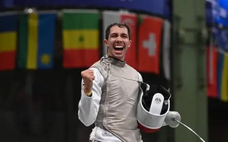 محمد حمزة يعود إلى القاهرة بعد التعافي من إصابته في بطولة العالم لسلاح الشيش