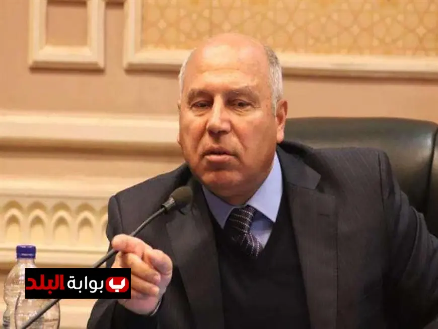 وزير الصناعة يحث منتجي الأسمنت على استئناف تشغيل خطوط الإنتاج المتوقفة خلال شهر واحد كحد أقصى