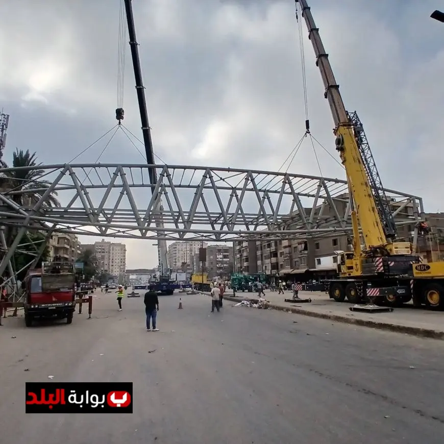مستجدات كوبري المشاة الجديد: محافظ القليوبية يعلن الانتهاء من تركيب الجسم المعدني بمحور العصار في شبرا الخيمة