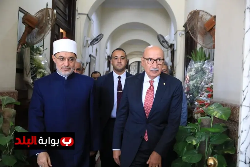 مفتي الجمهورية يبارك لرئيس محكمة النقض تعيينه في منصب الرئيس الرسمي!