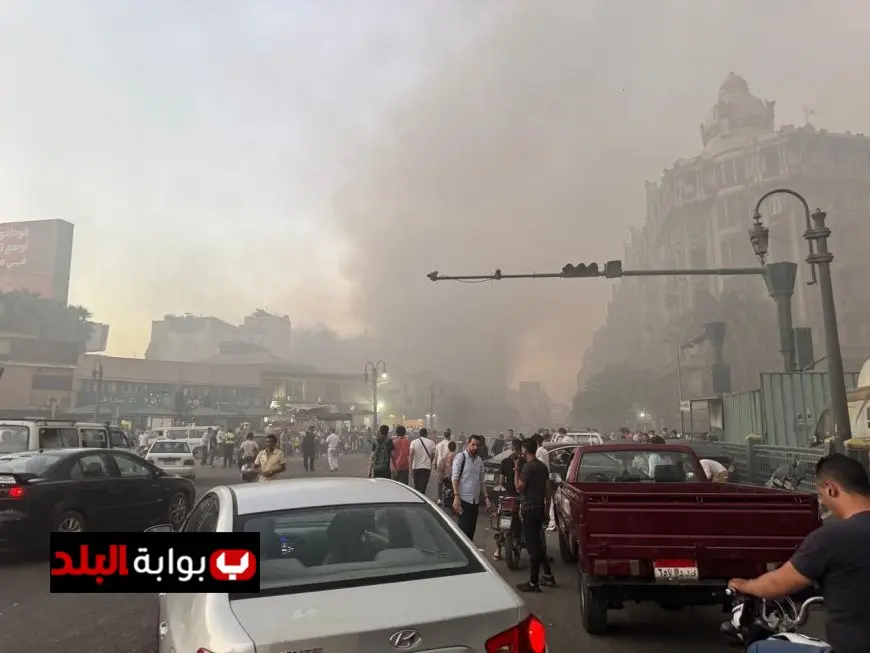 أحمد موسى يكشف لقطات حصرية لاندلاع حريق سنترال رمسيس: “المبنى يعود تاريخه إلى 98 عامًا”
