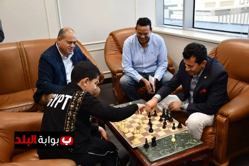 وزير الرياضة يرحب بالبطل العالمي في الشطرنج عبدالرحمن سامح في حدث مميز
