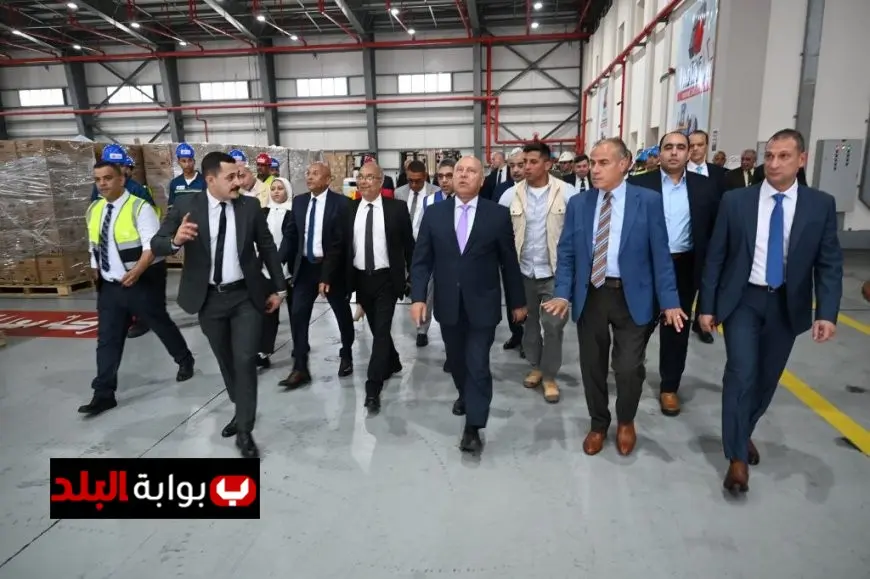 نائب رئيس مجلس الوزراء ووزير الصناعة يتفقد مشاريع مينائي الإسكندرية والدخيلة: جولة هامة لتعزيز التنمية الصناعية في مصر