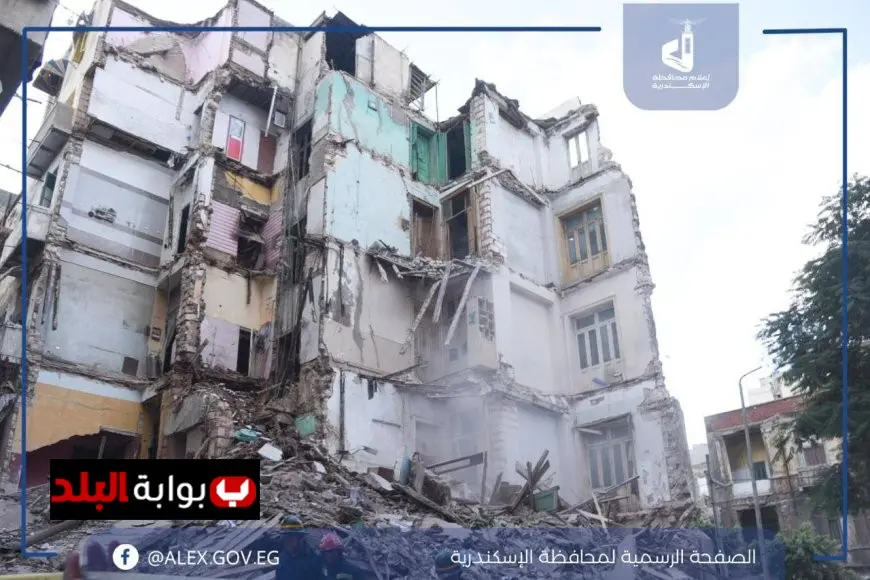 محافظ الإسكندرية يراقب تداعيات انهيار أجزاء من عقار في منطقة العطارين بعد الحادث المقلق