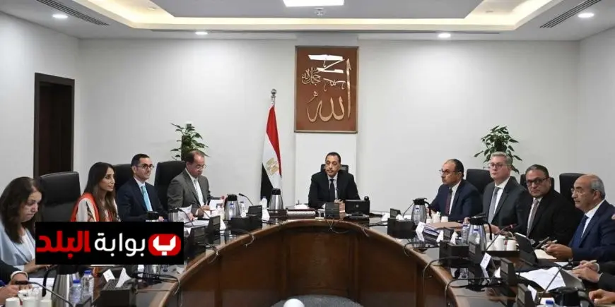 “رئيس الوزراء يراقب تقدم تنفيذ برنامج الطروحات الحكومية: آخر التطورات والتحديثات”