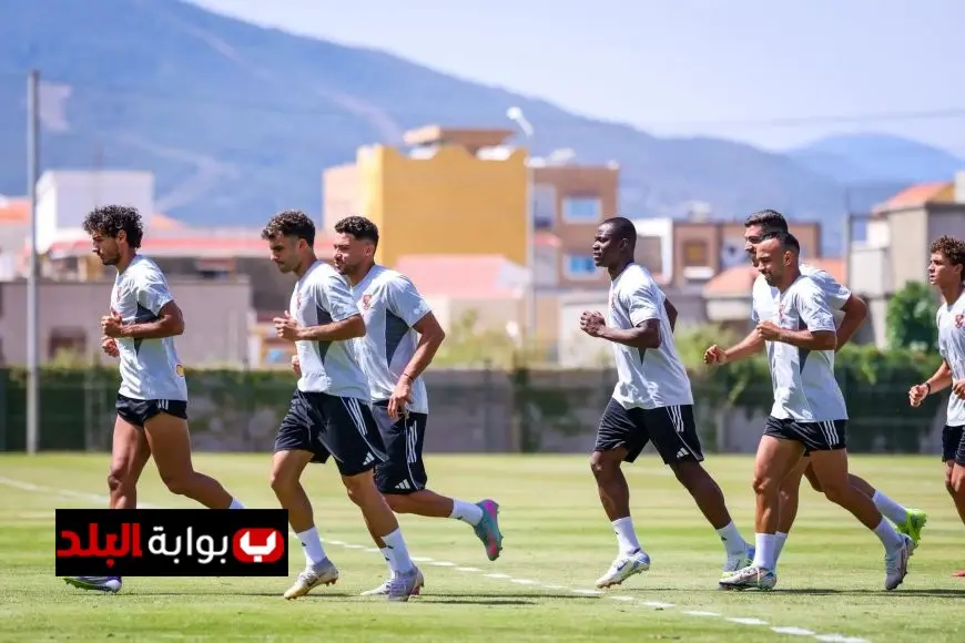 تدريبات خفيفة للاعبي الأهلي في فندق الإقامة لتعزيز اللياقة البدنية