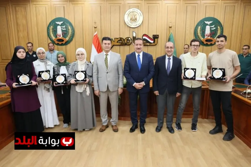 محافظ المنوفية يحتفل بتكريم أوائل الشهادة الثانوية في المحافظة – صور مميزة