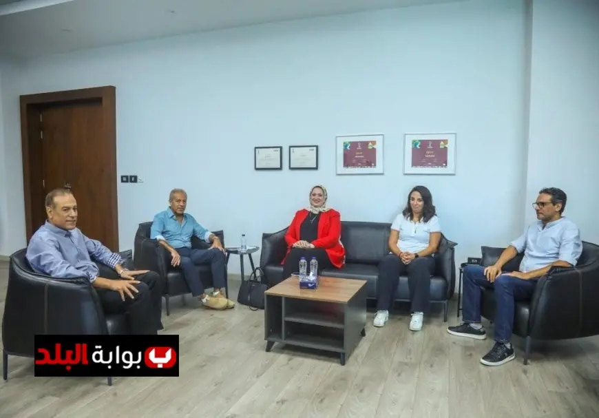 اتحاد الكرة يتعاون مع وزارة التعليم للمشاركة في بطولة «كاف» للمدارس: فرص جديدة للموهوبين