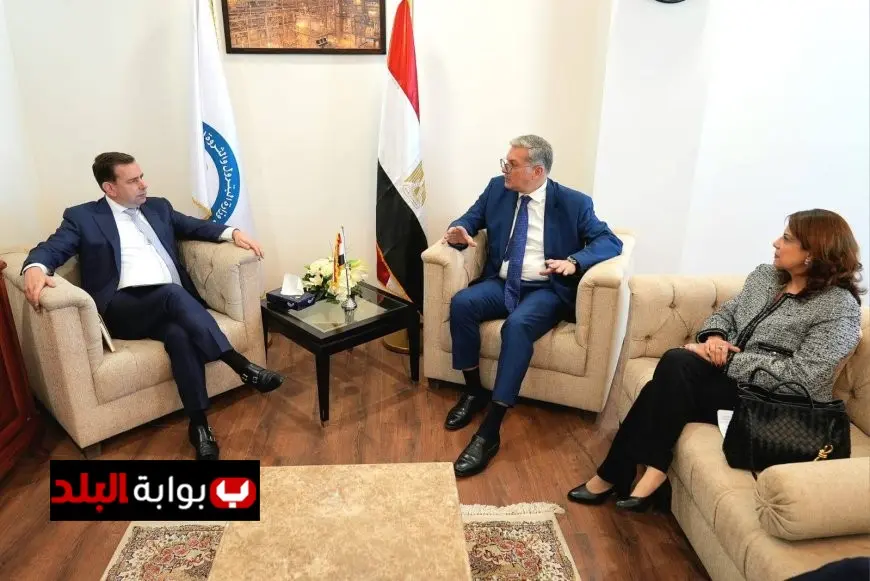 “وزير البترول يناقش مع وفد شل العالمية استراتيجيات توسع إنتاج الغاز وتكامل الطاقة مع قبرص”