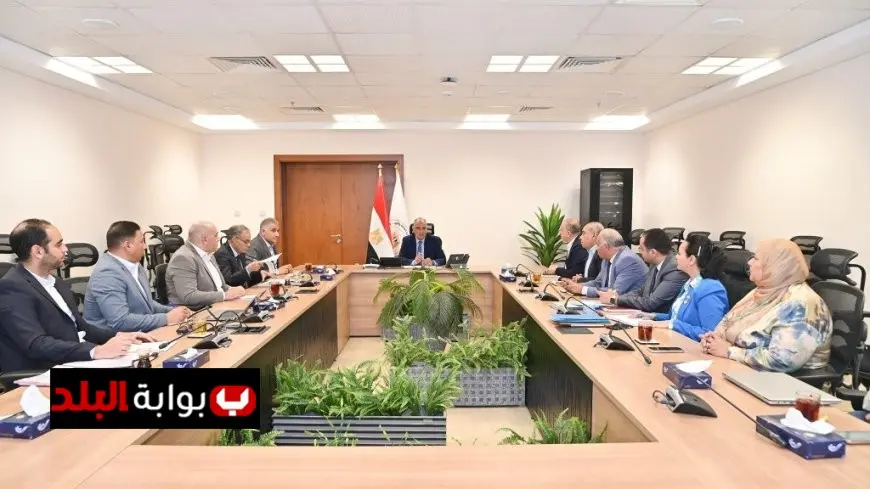 وزير الري يتفقد سير أعمال مصلحة الميكانيكا والكهرباء ويشرف على إعداد خطة فعالة لإدارة وصيانة محطات الرفع
