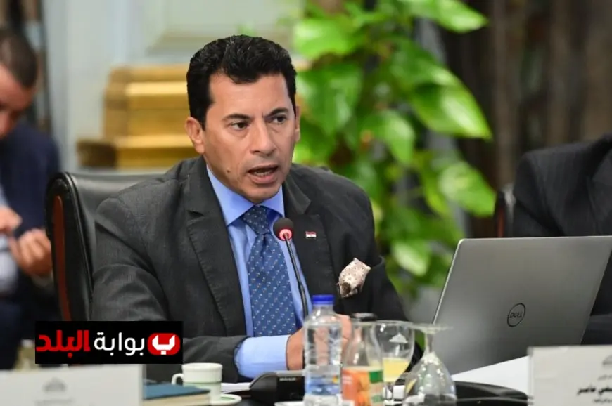 وزير الرياضة يبارك لياسر إدريس بتعيينه نائباً لرئيس الاتحاد الدولي للألعاب المائية