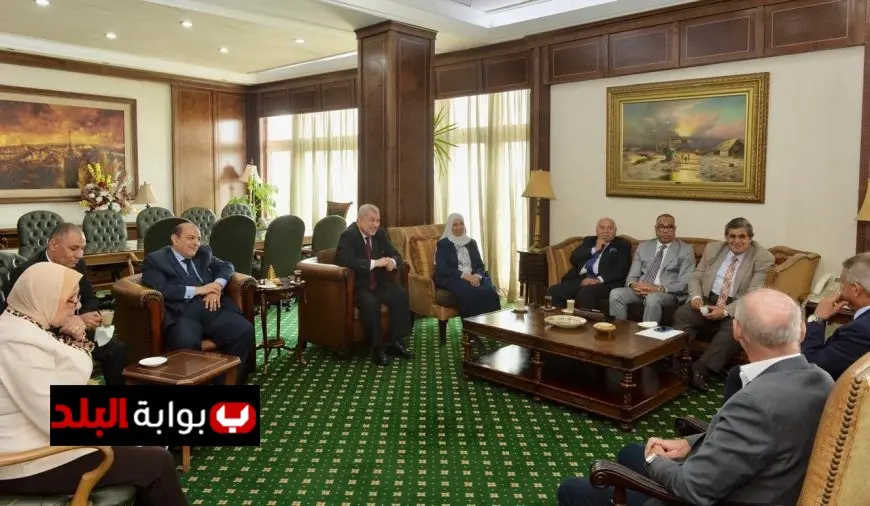 رئيس الهيئة العليا للإعلام يجتمع مع اللجنة الجديدة لضبط أداء الإعلام الرياضي