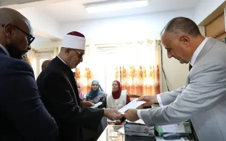 مفتي الجمهورية يشارك في التصويت لانتخابات مجلس الشيوخ 2025