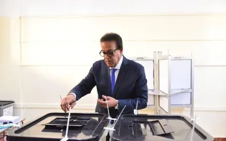 وزير الصحة يشارك في إبداء صوته بانتخابات مجلس الشيوخ 2025