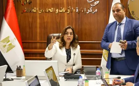 وزيرة التنمية المحلية تراقب انتخابات مجلس الشيوخ من مركز التحكم بالعاصمة الإدارية