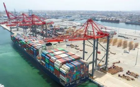 ميناء الإسكندرية يسجل إنجازات استثنائية في حركة السفن والبضائع لعام 2024/2025