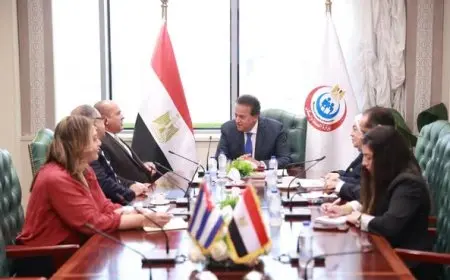 وزير الصحة يدعو السفير الكوبي لبحث سبل تعزيز التعاون في القطاع الصحي