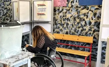 المشرف العام على شؤون ذوي الإعاقة تشارك في انتخابات مجلس الشيوخ 2025 بصوتها المميز