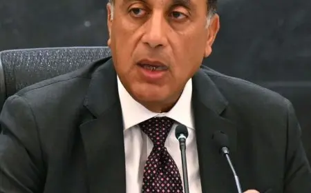 رئيس الوزراء يعلن عن استمرار حوكمة الاستثمارات العامة واستقرار سداد مستحقات الشركاء الأجانب في قطاع البترول