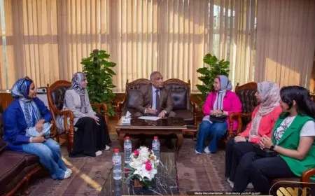 رئيس جامعة طنطا يناقش مع الطبيبات المقيمات أسباب الاستقالات الجماعية وتأثيرها على خدمات الرعاية الصحية