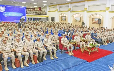 وزير الدفاع يلتقي مقاتلي المنطقة الجنوبية العسكرية لتعزيز التعاون والأداء