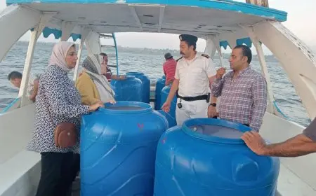 جمبري بحيرة قارون يزدهر بعد إنزال يرقات وزريعة لدعم الثروة السمكية صور حصرية