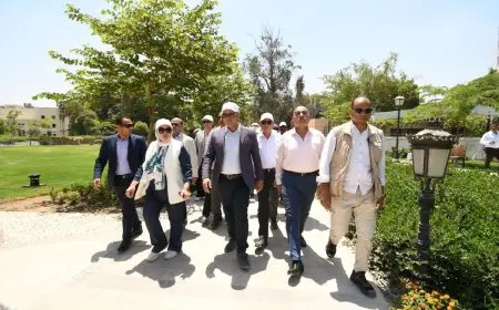 وزير الإسكان ومحافظ القاهرة يزوران مشروع تجديد حديقة الأزبكية ويستعرضان خطط الإ revitalization