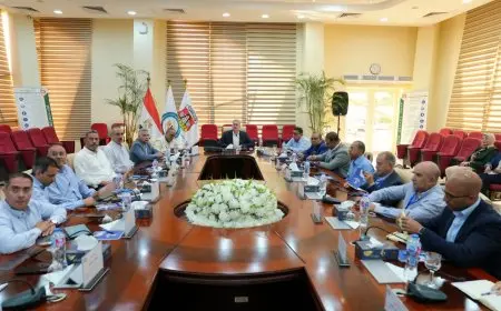 وزير البترول والثروة المعدنية يشرف على تطوير توسعات ميناء الحمراء البترولي في مدينة العلمين