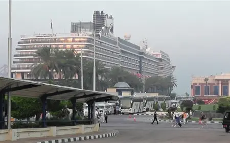 ميناء الإسكندرية يرحب بوصول السفينة السياحية الهولندية MS Oosterdam