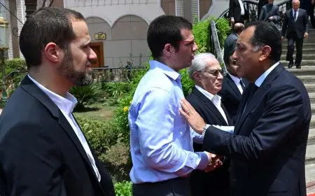 رئيس الوزراء يشارك في صلاة الجنازة للدكتور علي المصيلحي بمسجد الشرطة في أكتوبر