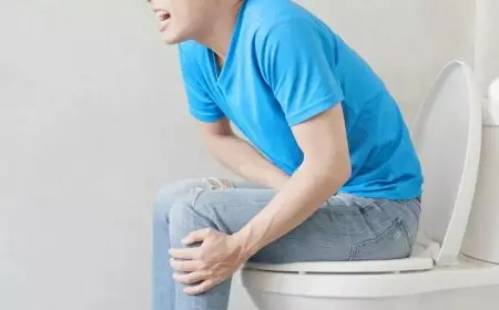 حسام موافي يكشف عن الأسباب وراء ظهور الدم في بول الأطفال وأهميته كعلامة على أمراض خطيرة