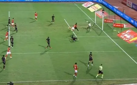 الأهلي يواجه فاركو محمد فخري يتألق بتسجيل هدف في شباك الأحمر بسبب خطأ من مصطفى شوبير