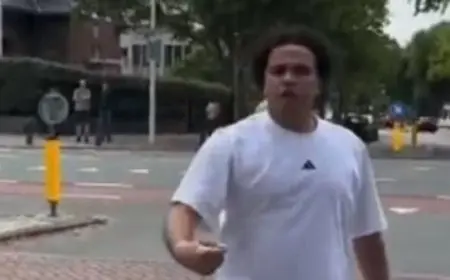 أحمد موسى يصف أحمد ناصر أمام السفارة المصرية في هولندا بأنه مثال يُحتذى به لكل مصري أمام إخوان تل أبيب