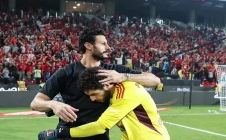 خناقة حراس الأهلي بين مصطفى والشناوي شوبير يكشف عن تفاصيل مثيرة ومخاوف من رائحة غير جيدة