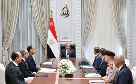 الرئيس السيسي يجتمع برئيس الوزراء ووزيري الداخلية والاتصالات لتعزيز التعاون الحكومي