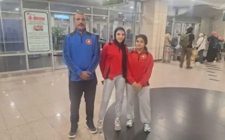 بعثة المصارعة النسائية تصل إلى بلغاريا للمنافسة في بطولة العالم