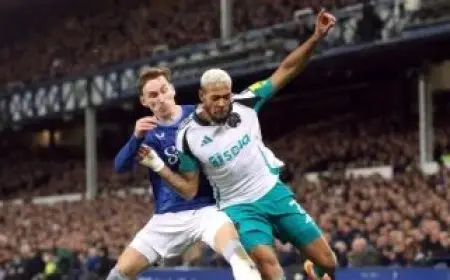 مباريات اليوم الاثنين: ليدز يونايتد يواجه إيفرتون في صراع الدوري الإنجليزي