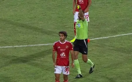 شوبير يفضح تفاصيل مثيرة حول أزمة طرد محمد هاني في مباراة الأهلي وفاركو