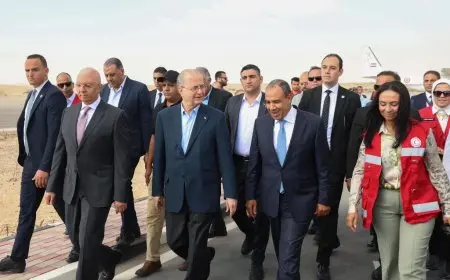 رئيس الوزراء الفلسطيني ووزير الخارجية يصلان إلى معبر رفح لتعزيز العلاقات والتعاون