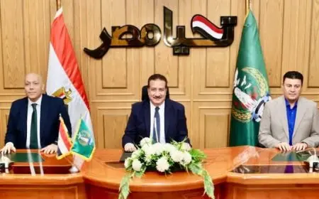 محافظ المنوفية يحث مساعديه على تعزيز رضا المواطنين من خلال تحسين الخدمات العامة