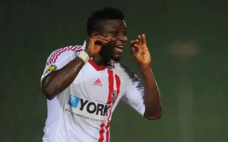 وفاة مهاجم الزمالك السابق رزاق أوموتويوسي تثير الحزن في الوسط الرياضي