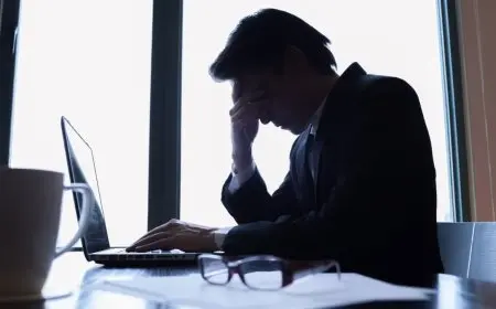 ضغوط العمل تسبب التوتر وتؤدي للإصابة بأمراض مزمنة مثل السرطان في هذه الحالات