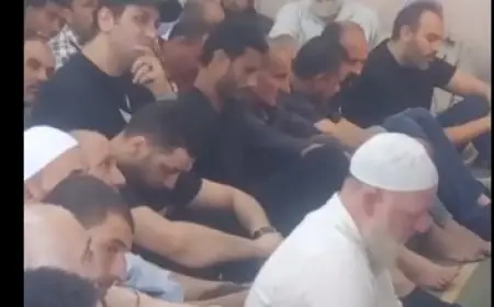 عماد النحاس يدعم محمد الشناوي قبل مراسم جنازة والده