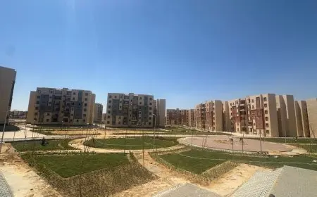 وزير الإسكان يستعرض تقدم تنفيذ 105 آلاف وحدة سكنية في مدينة أكتوبر الجديدة