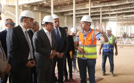 وزير الصحة يزور مشروع المخازن الاستراتيجية للأجهزة الطبية في العاصمة الإدارية