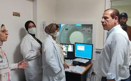 نائب وزير الصحة يزور منشآت صحية في دمياط ويشيد بكفاءة مستشفى الحميات والمستشفى العام