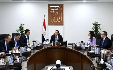 رئيس الوزراء يناقش مع وزير الإسكان التقدم في مشروع سكن لكل المصريين ومبادرة بيتك في مصر