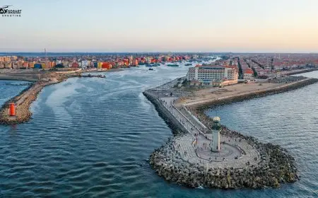 الرايات الحمراء ترفرف في شواطئ رأس البر وحظر كامل للسباحة حفاظا على سلامة الزوار